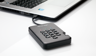 iStorage diskAshur PRO 2 - SSD - verschlsselt - 2TB - extern (tragbar) - USB 3,1 - FIPS 197, 256-bit SHA, 256-bit AES-XTS (IS-DAP2-256-SSD-2000-C-G) 