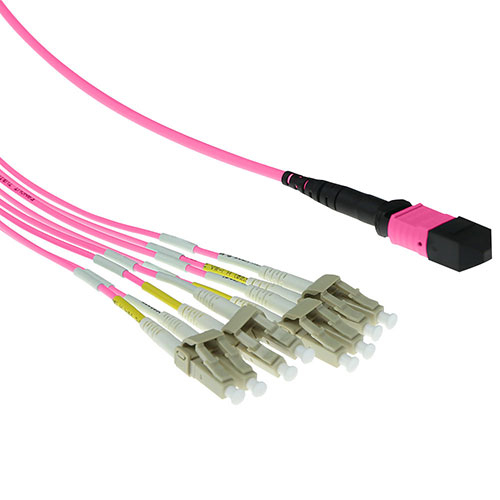 ACT 1 meter Multimode 50/125 OM4 fanout patchcable 1 X MTP female - 4 X LC duplex 8 fibers. 1m 8x50/125 om4 mtp/mpo(f) (RL7841) 